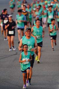 BIB: 277
                            <button type="button" onclick="openModal(10510695)" class="btn btn-primary btn-sm float-right btn-popup" data-toggle="modal" data-target=".modal-high-quality">
                        <i class="fas fa-shopping-cart"></i> Add to Cart
                    </button>
                                            <button type="button" onclick="isThisMe(10510695, true)" class="btn btn-success btn-sm float-right btn-popup btn-isme hidden" data-toggle="tooltip" data-placement="bottom" title="นี่คือรูปของคุณใช่ไหม คลิกที่นี่เพื่อเอาเข้าอัลบั้ม">
                        <i class="fas fa-plus"></i> Add to album
                    </button>
                    <button type="button" onclick="isThisMe(10510695, false)" class="btn btn-warning btn-sm float-right btn-popup btn-isnotme hidden">
                        <i class="fas fa-ban"></i> Remove from album
                    </button>